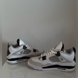 Air Jordan 4 Retro 'Military Black' men’s size 10